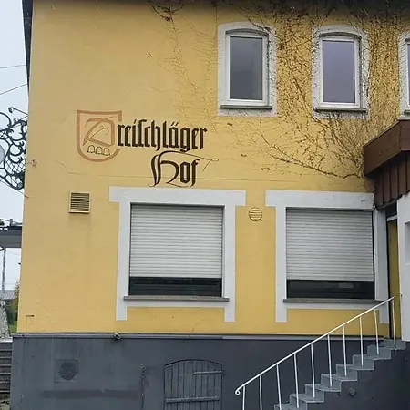 Dreischlaeger Hof *